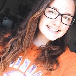 Meet your Posher, Brooke